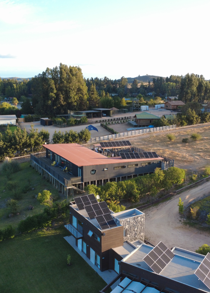 Vista aérea de instalación solar